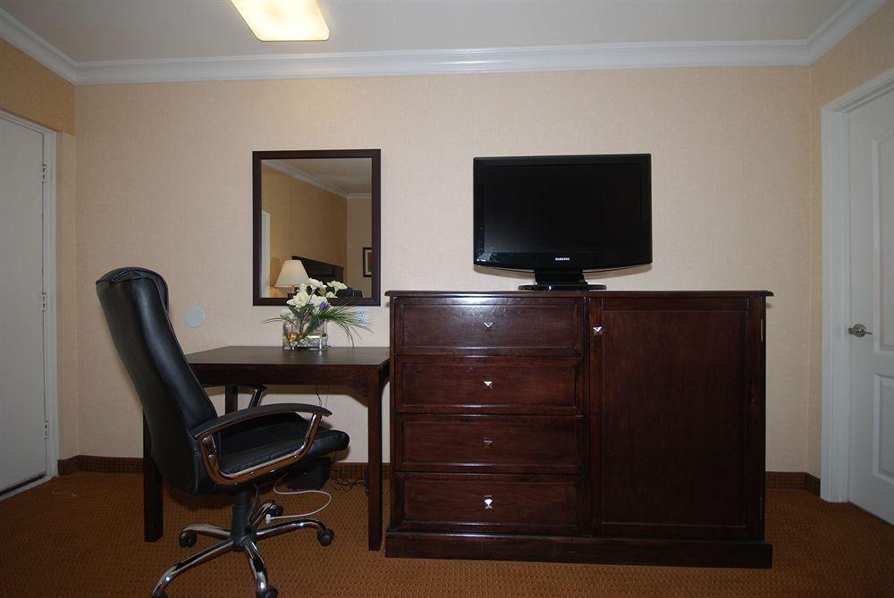 Pasadena Rose & Crown Hotel Εξωτερικό φωτογραφία