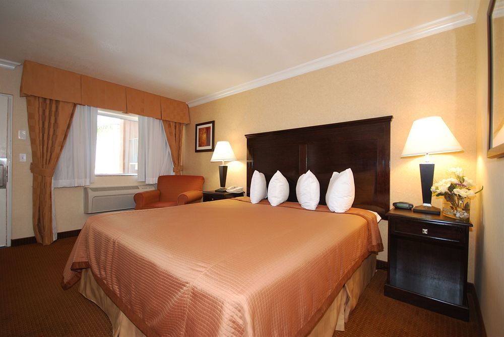 Pasadena Rose & Crown Hotel Εξωτερικό φωτογραφία