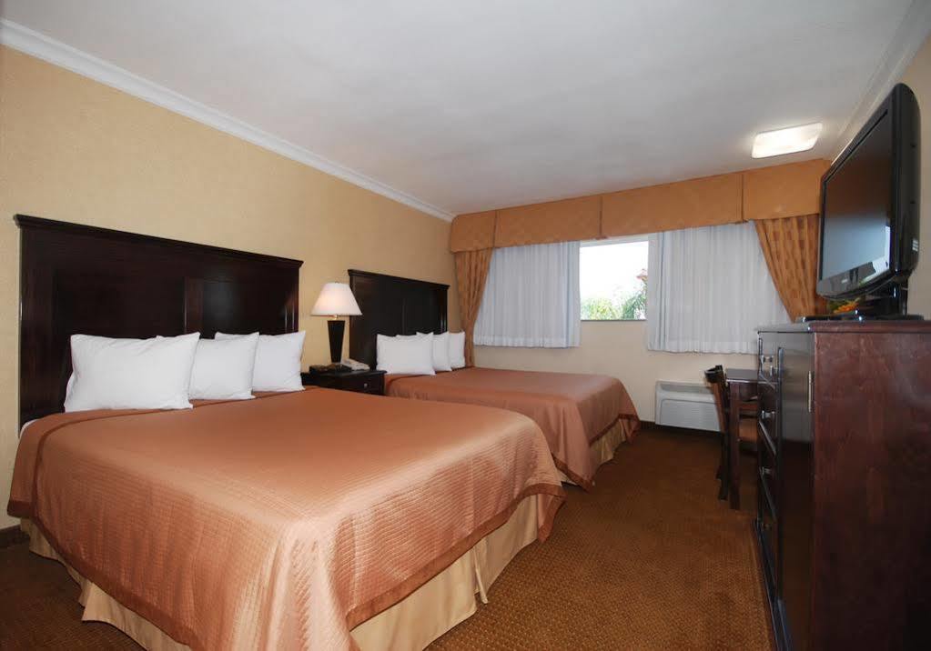 Pasadena Rose & Crown Hotel Εξωτερικό φωτογραφία