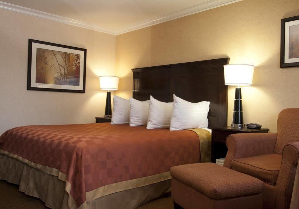 Pasadena Rose & Crown Hotel Εξωτερικό φωτογραφία