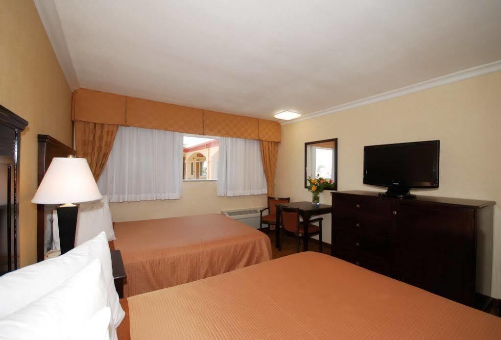 Pasadena Rose & Crown Hotel Εξωτερικό φωτογραφία