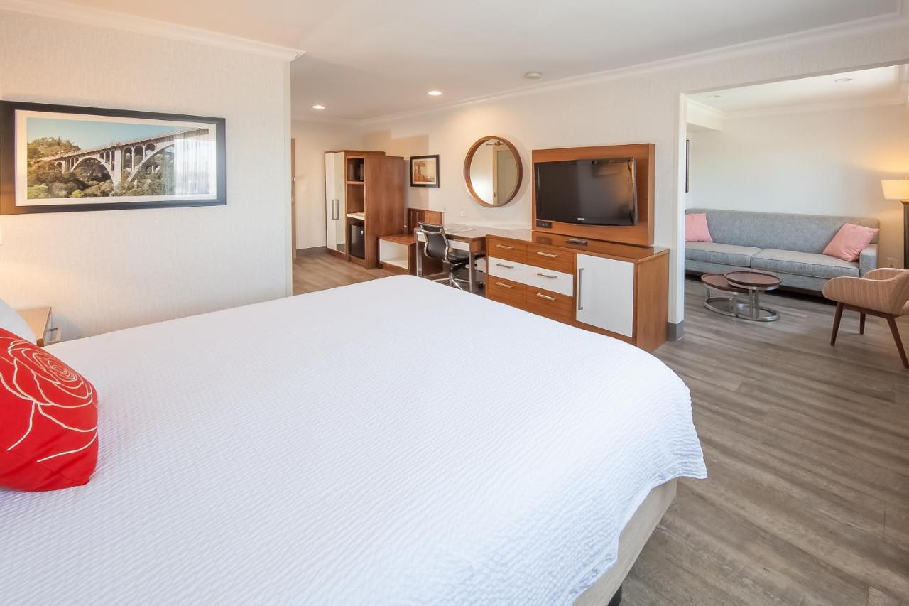 Pasadena Rose & Crown Hotel Εξωτερικό φωτογραφία